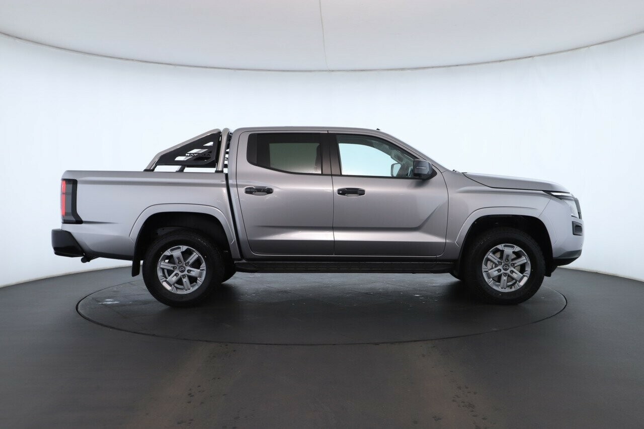 Nissan Navara image 2