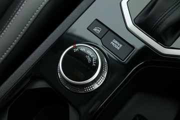 https://vehicle-cdn.autoleague.cloud/30355_2986912_29.jpg
