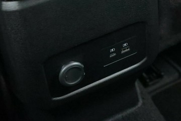 https://vehicle-cdn.autoleague.cloud/30355_2986912_35.jpg
