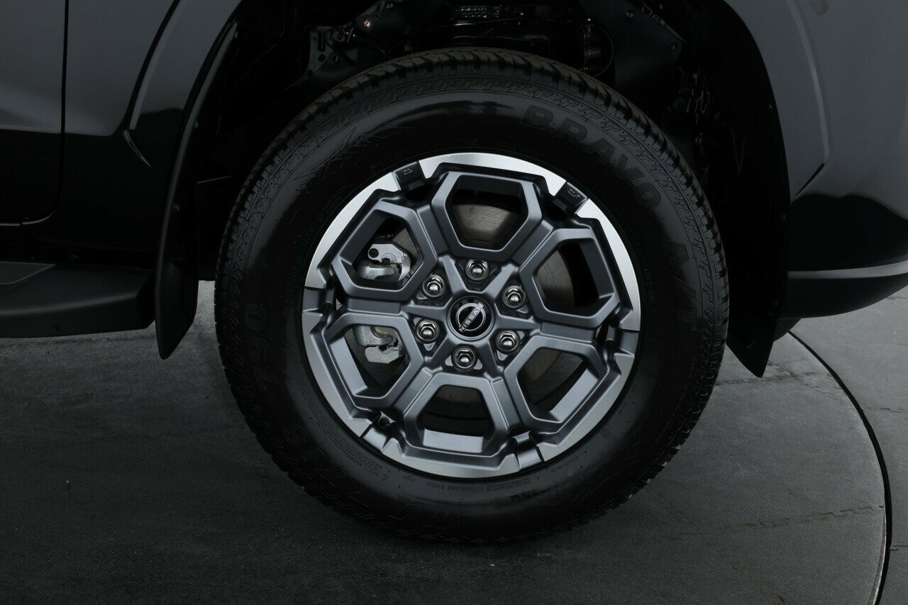 Nissan Navara image 4