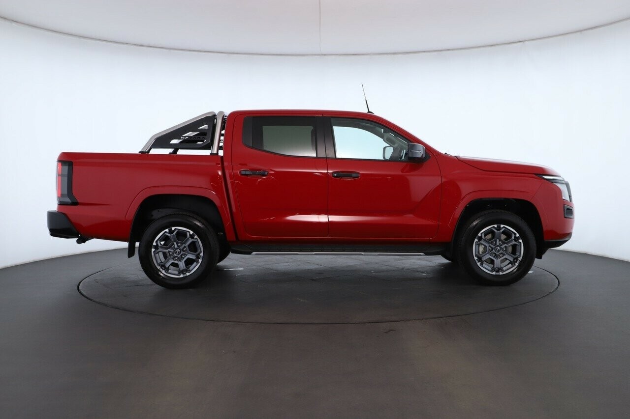 Nissan Navara image 2