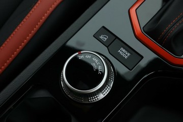 https://vehicle-cdn.autoleague.cloud/30355_2986930_30.jpg