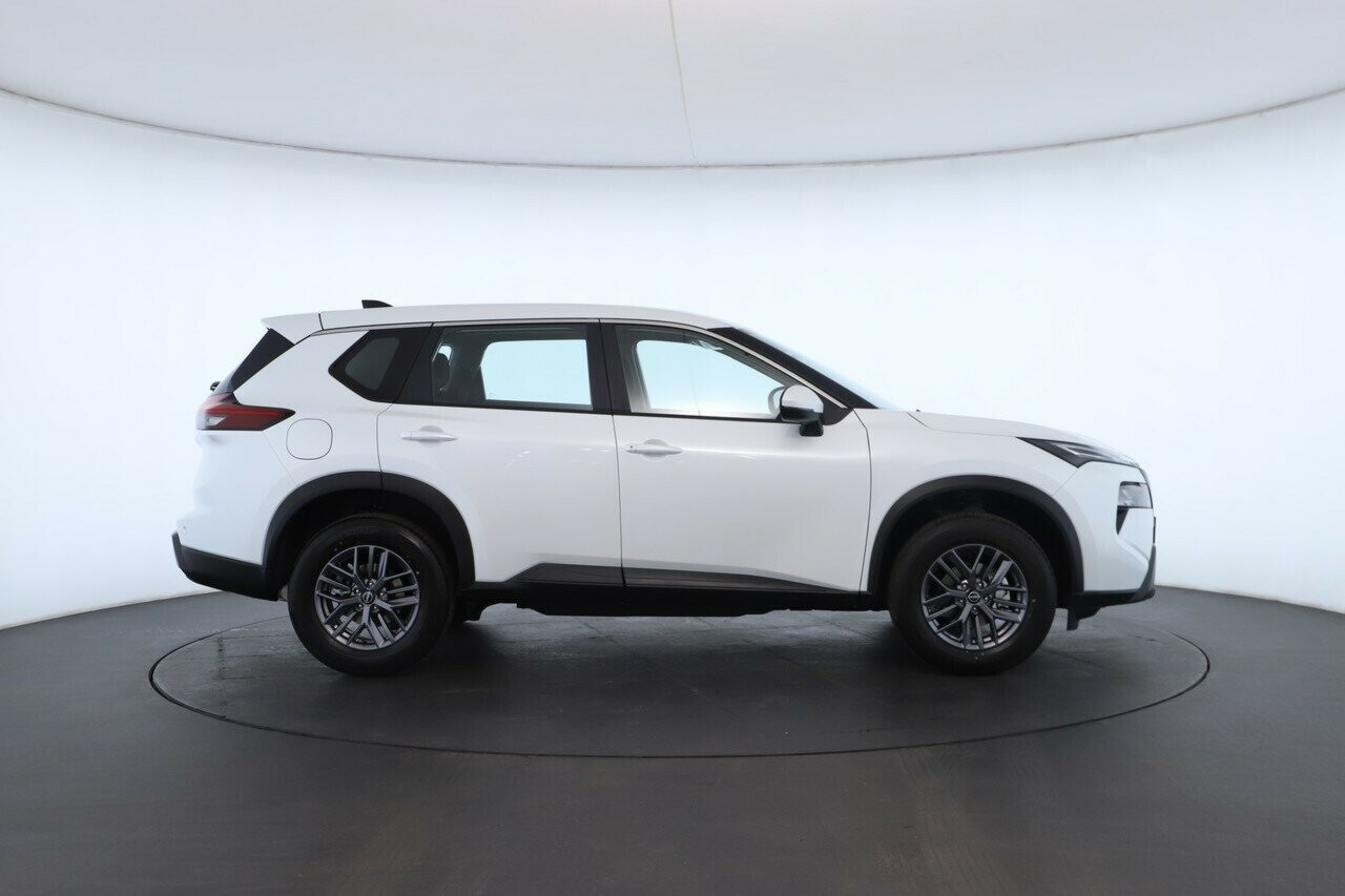 Nissan X-trail image 2