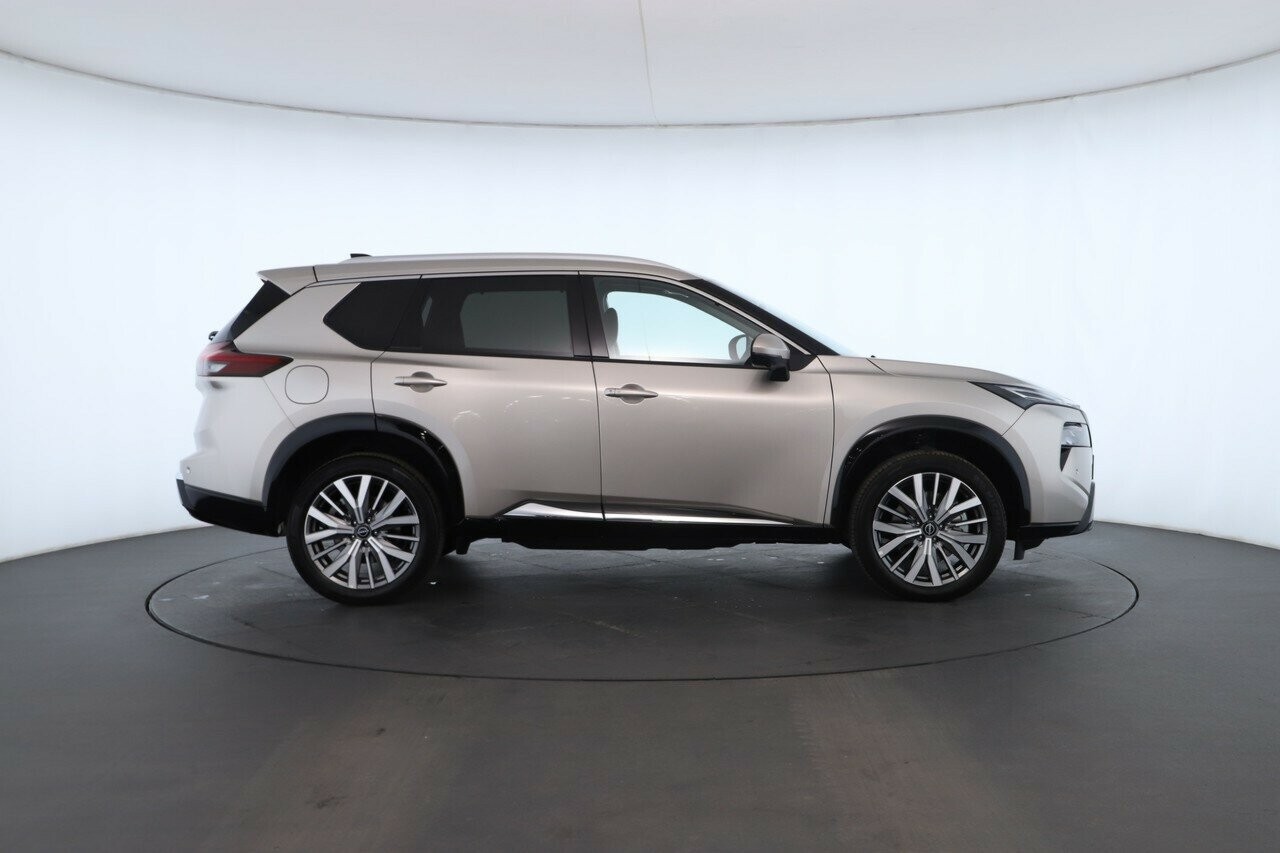 Nissan X-trail image 2
