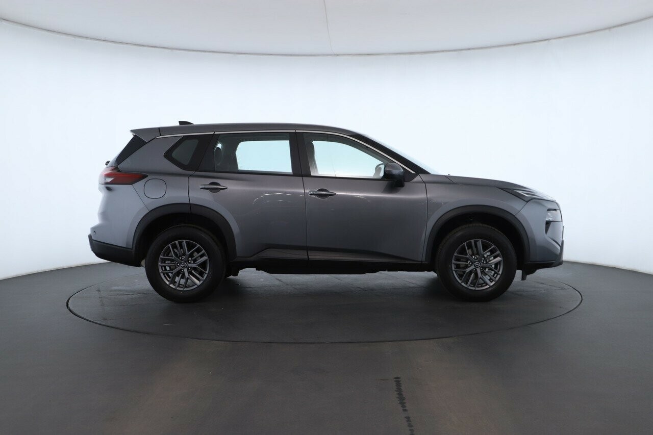 Nissan X-trail image 2