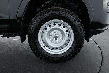 https://vehicle-cdn.autoleague.cloud/30355_2993733_2.jpg