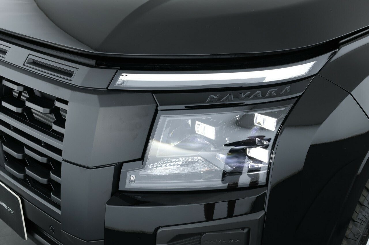 Nissan Navara image 4