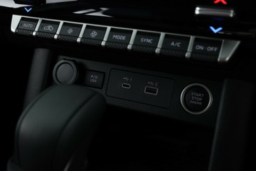 https://vehicle-cdn.autoleague.cloud/30355_2993826_29.jpg