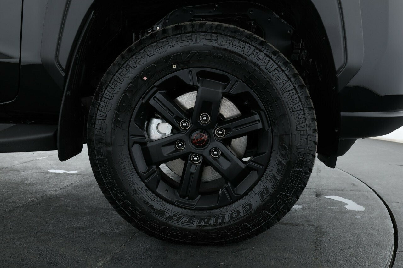 Nissan Navara image 3