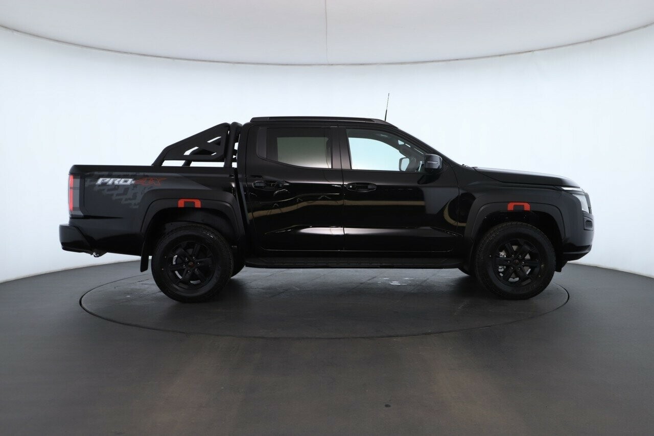 Nissan Navara image 2