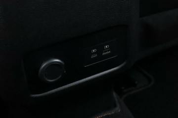 https://vehicle-cdn.autoleague.cloud/30355_2993867_36.jpg