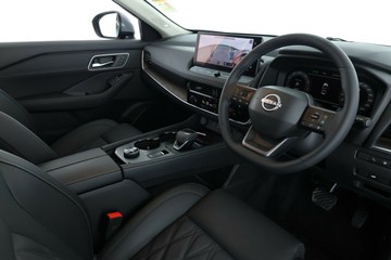 https://vehicle-cdn.autoleague.cloud/30355_3002176_20.jpg