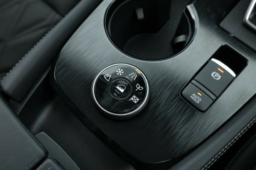 https://vehicle-cdn.autoleague.cloud/30355_3002176_30.jpg