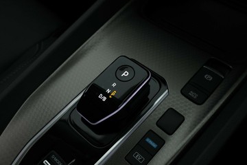 https://vehicle-cdn.autoleague.cloud/30355_3003239_28.jpg