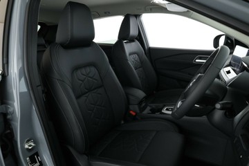 https://vehicle-cdn.autoleague.cloud/30355_3003270_18.jpg