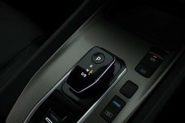 https://vehicle-cdn.autoleague.cloud/30355_3003270_26.jpg