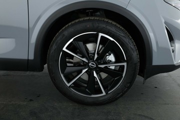 https://vehicle-cdn.autoleague.cloud/30355_3003270_3.jpg