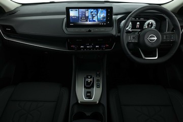 https://vehicle-cdn.autoleague.cloud/30355_3003270_33.jpg