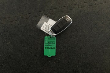 https://vehicle-cdn.autoleague.cloud/30355_3003270_34.jpg