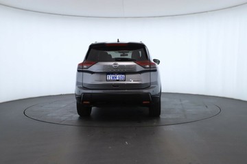 https://vehicle-cdn.autoleague.cloud/30355_33012608_13.jpg