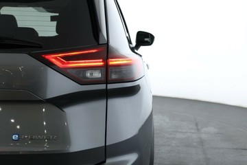 https://vehicle-cdn.autoleague.cloud/30355_33012608_16.jpg