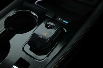 https://vehicle-cdn.autoleague.cloud/30355_33012608_26.jpg