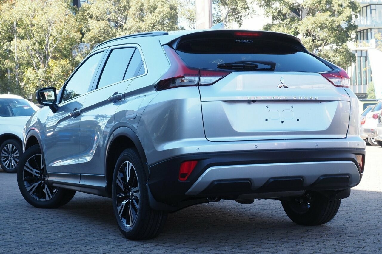 Mitsubishi Eclipse Cross image 3