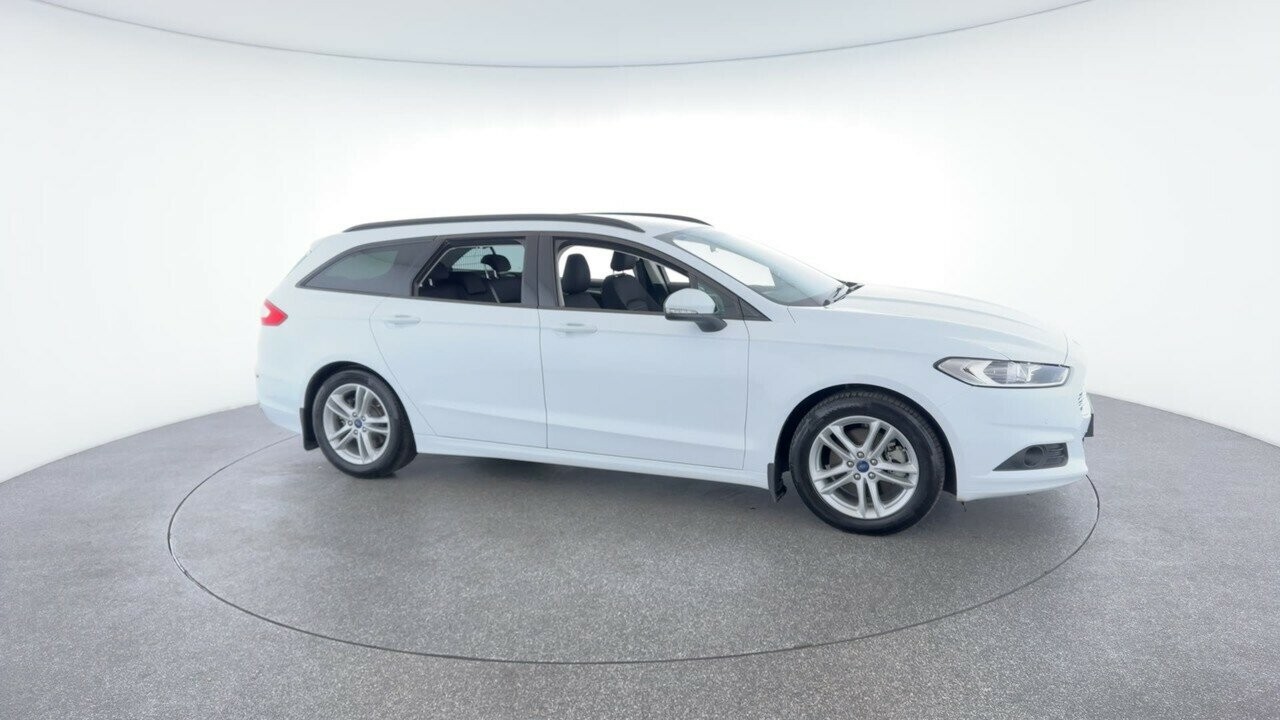 Ford Mondeo image 2