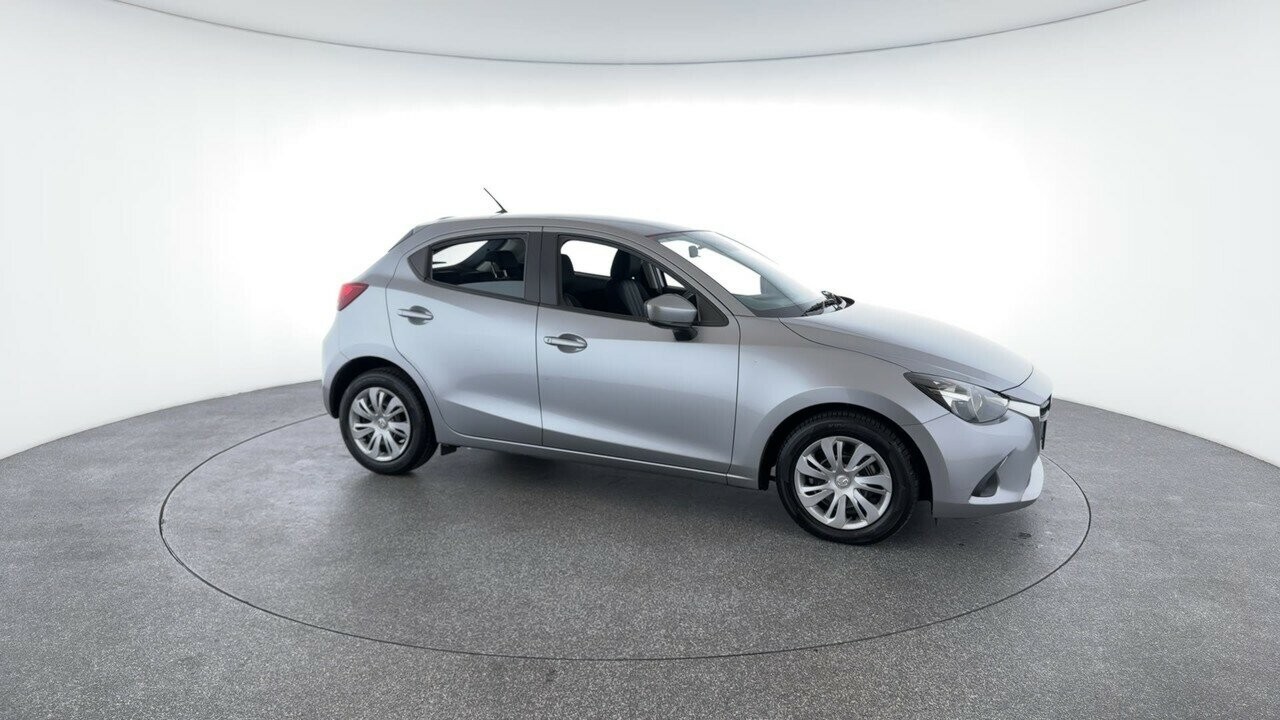 Mazda 2 image 2