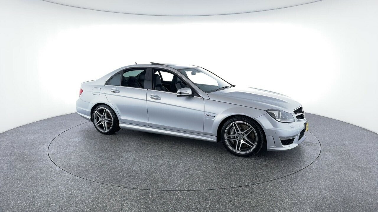 Mercedes Benz C-class image 2