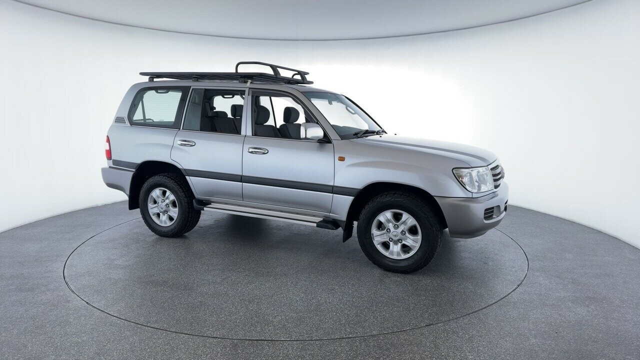 Toyota Landcruiser image 2