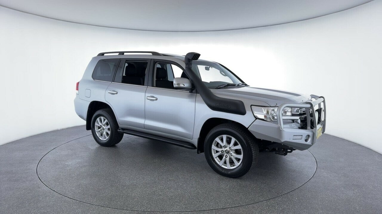 Toyota Landcruiser image 2