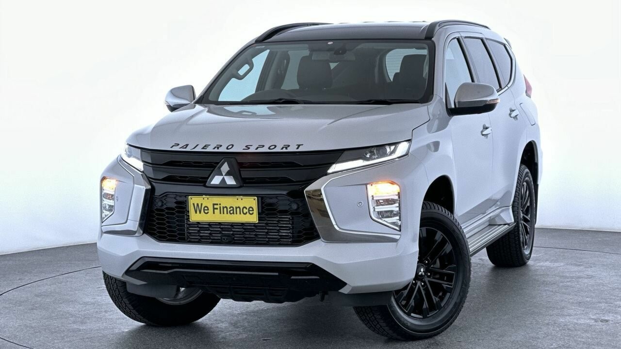 Mitsubishi Pajero Sport image 1