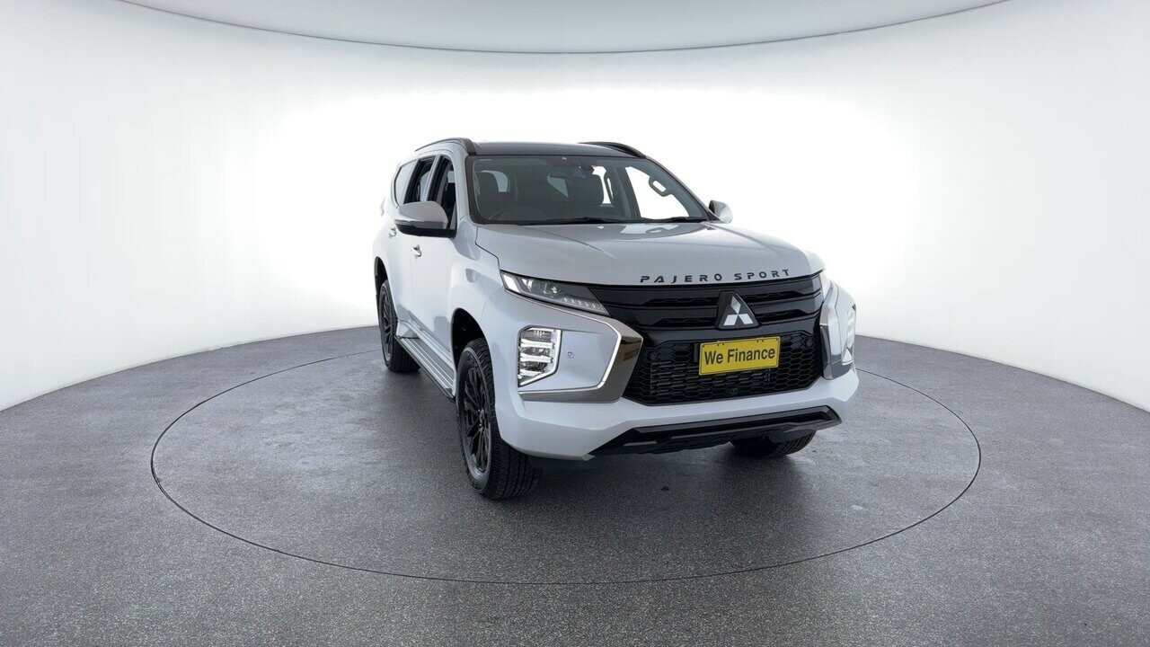 Mitsubishi Pajero Sport image 4