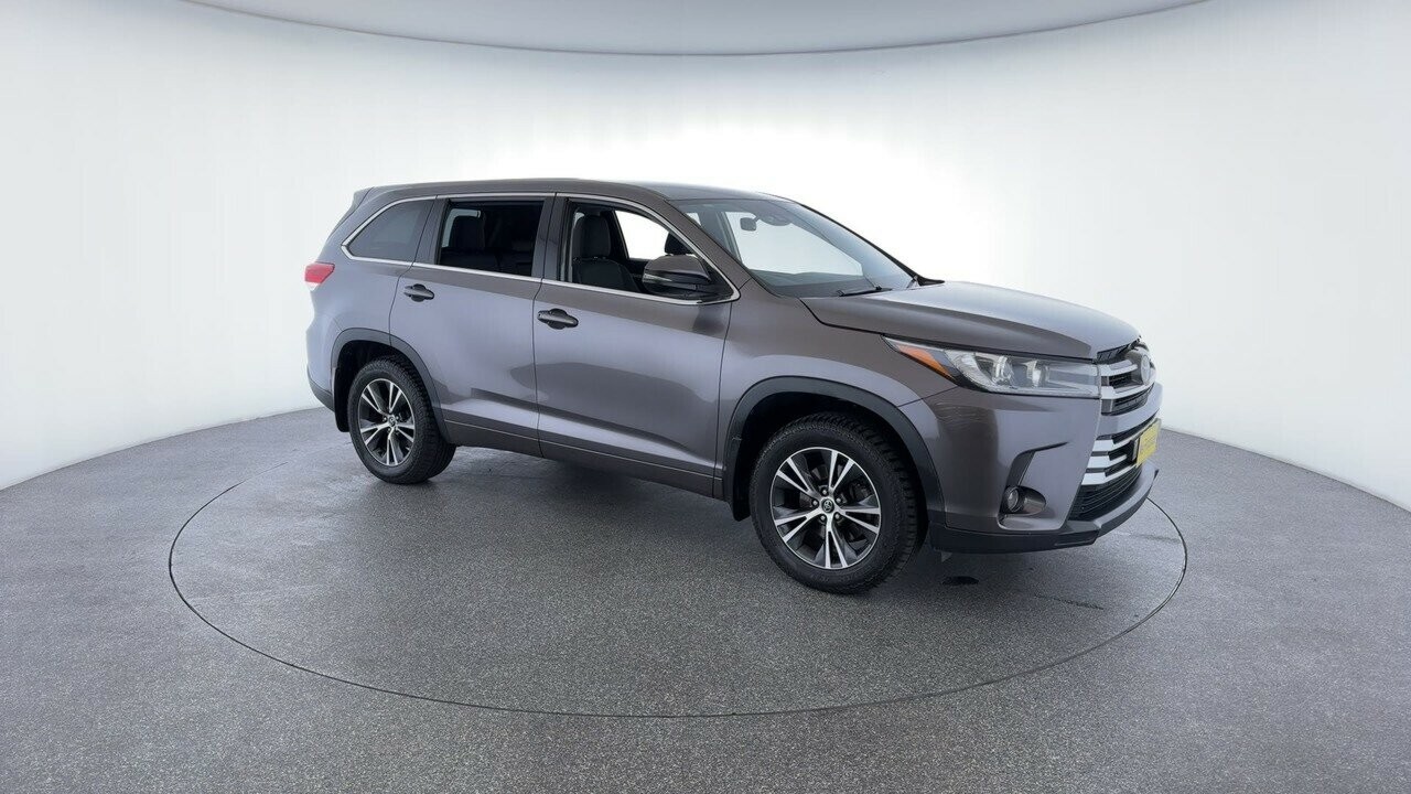 Toyota Kluger image 2