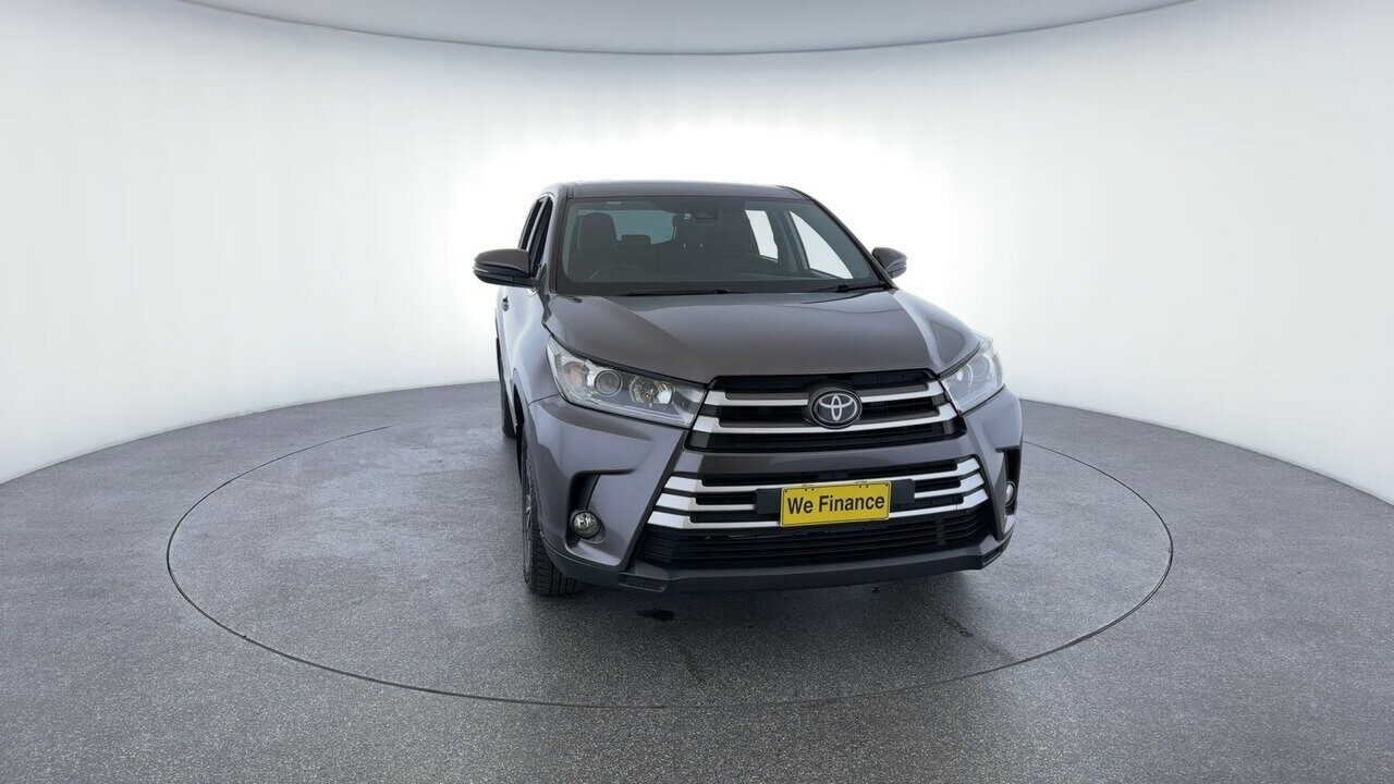 Toyota Kluger image 4