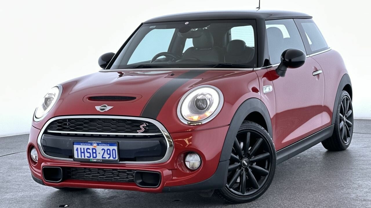 Mini Hatch image 1