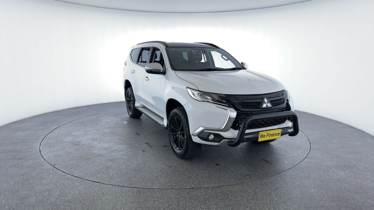 Mitsubishi Pajero Sport image 4