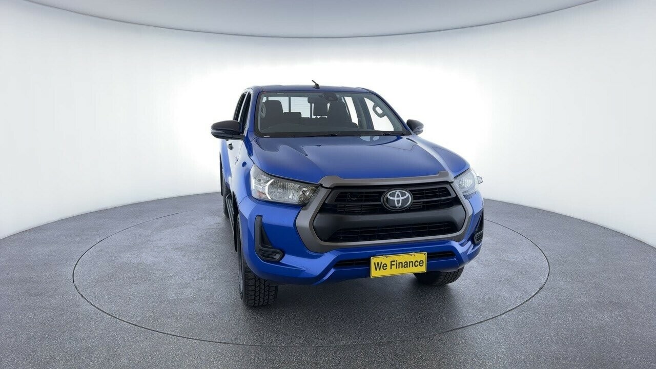 Toyota Hilux image 4