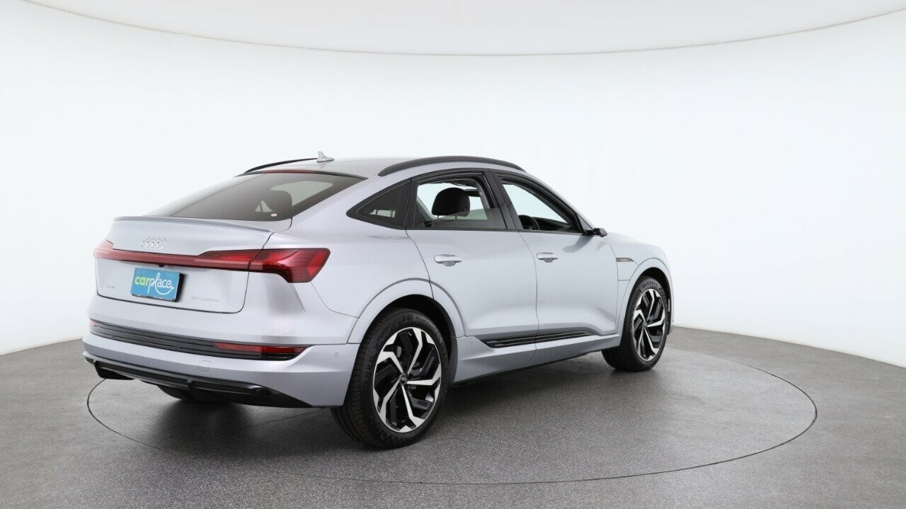 Audi E-tron image 4