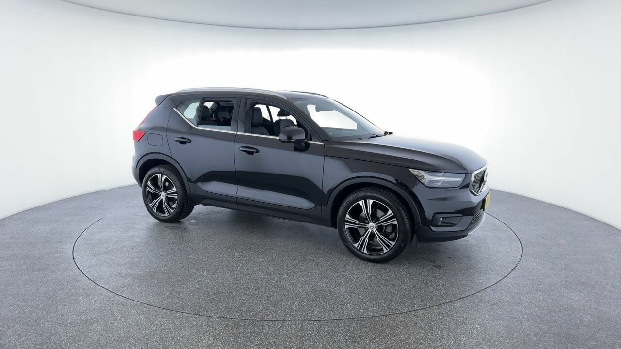 Volvo Xc40 image 2