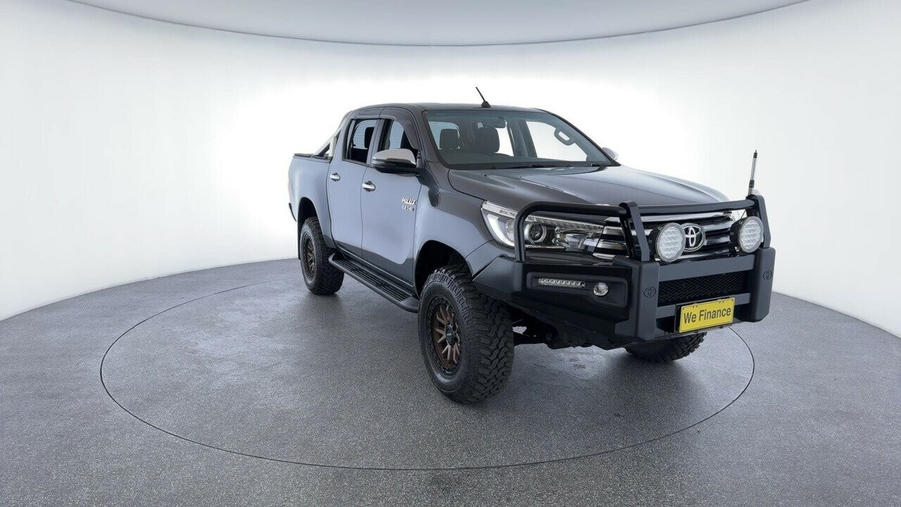 Toyota Hilux image 4