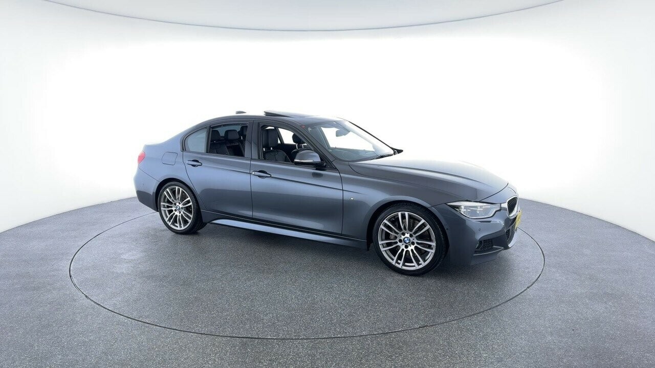 BMW 3 Series image 2