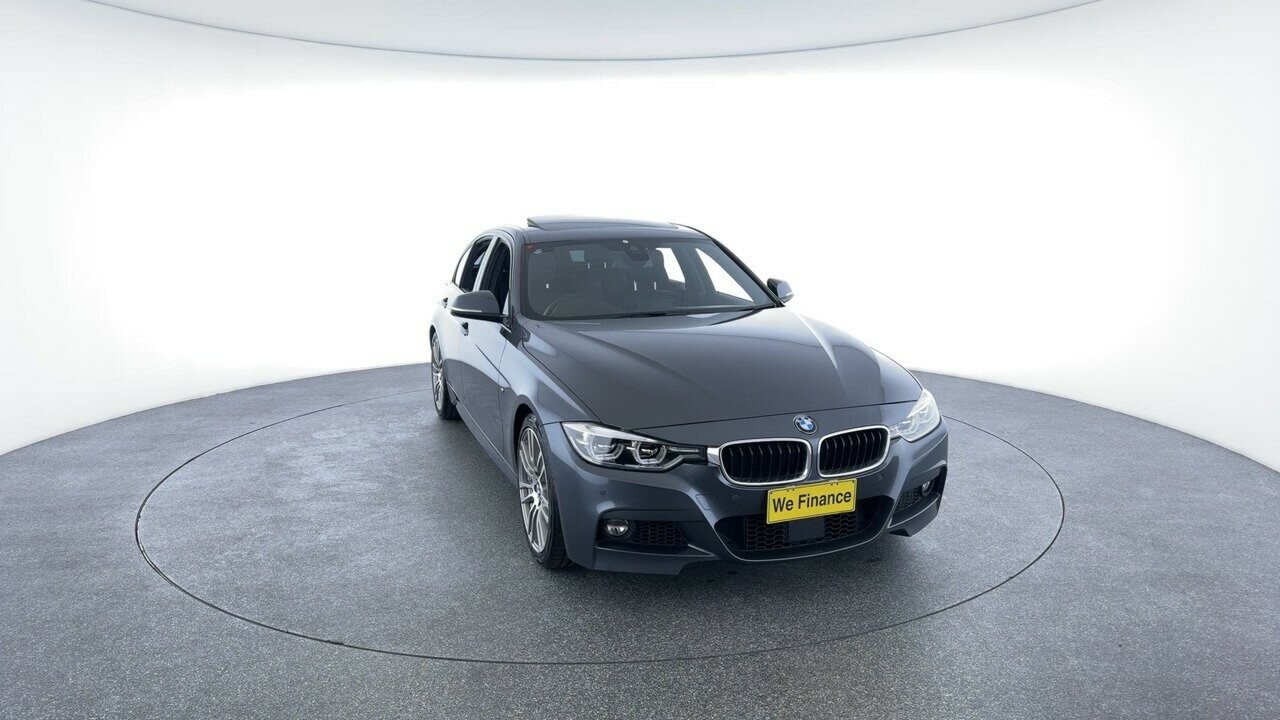 BMW 3 Series image 4