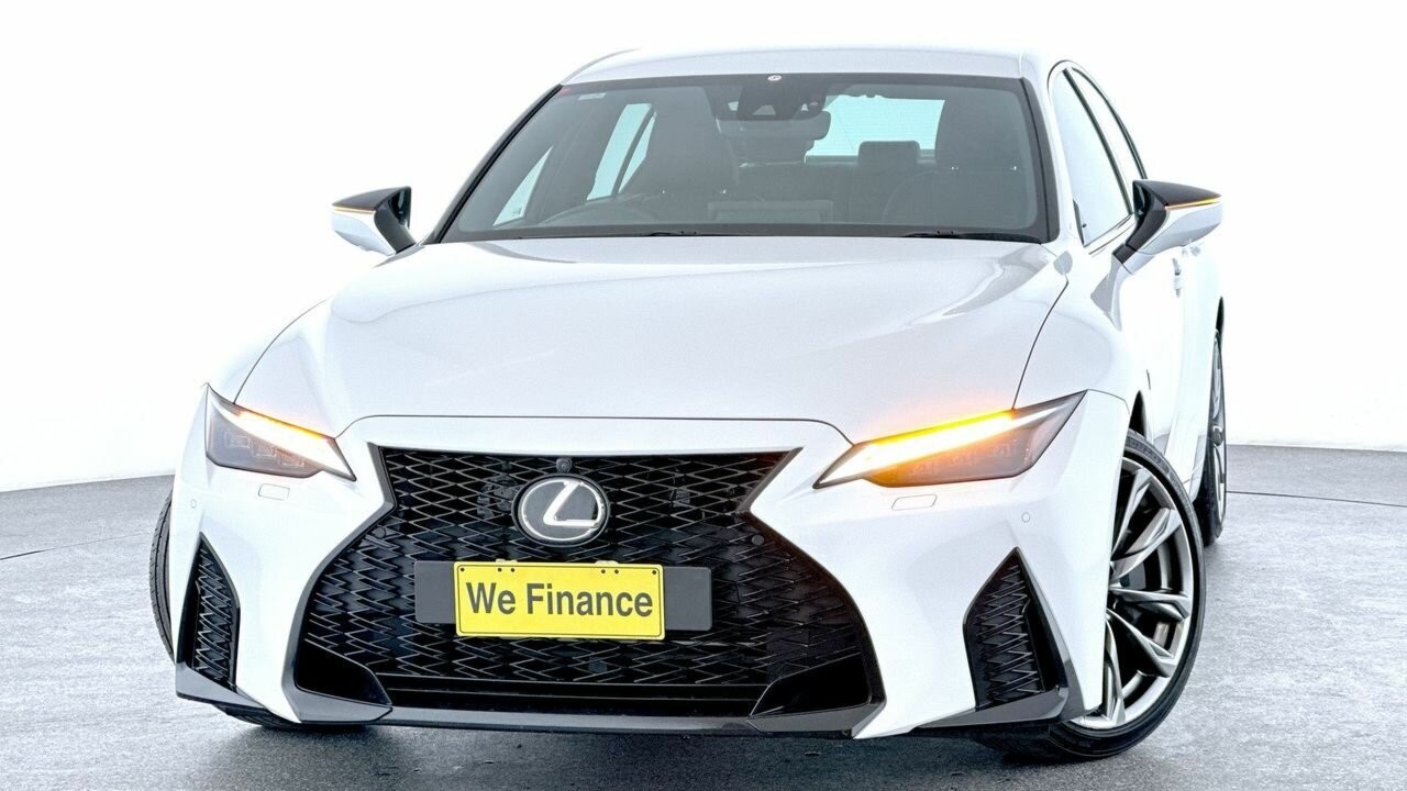 Lexus Is image 1