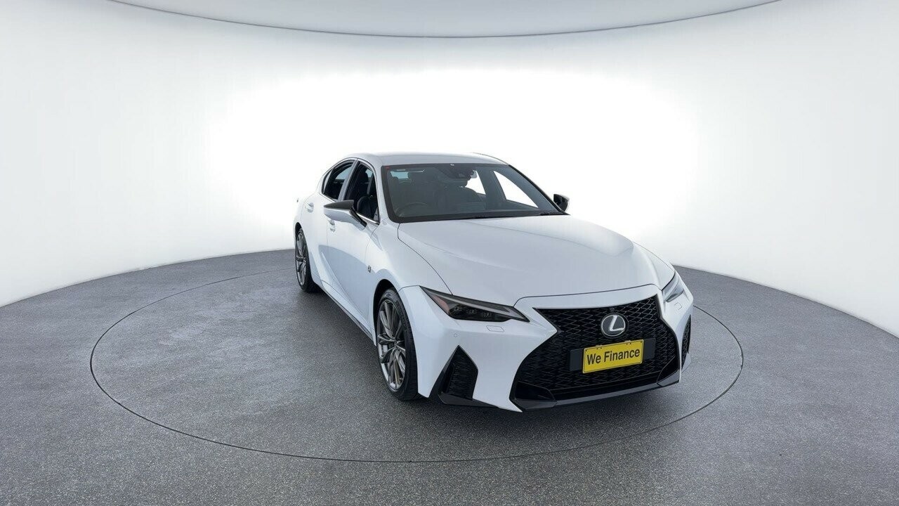 Lexus Is image 4