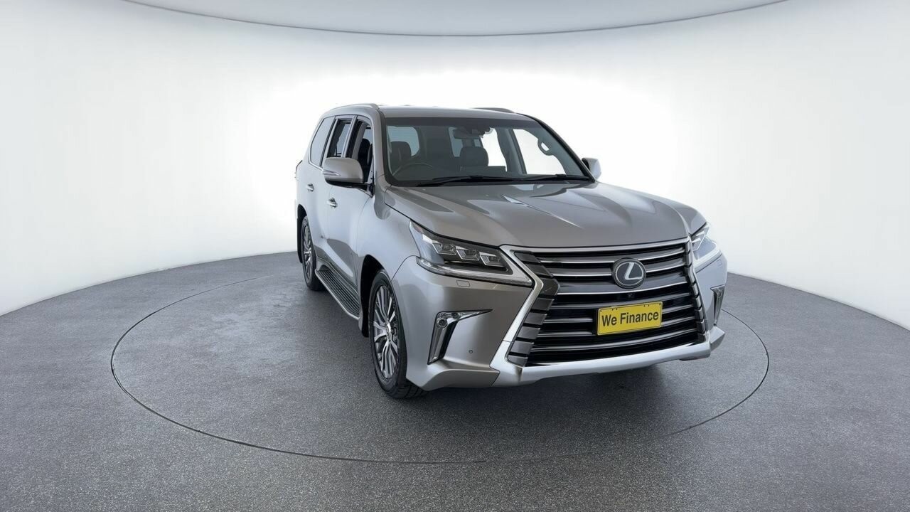 Lexus Lx image 4