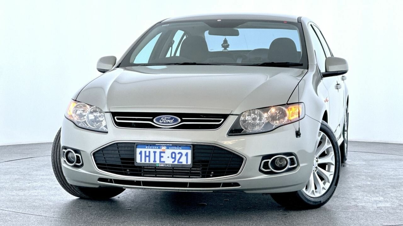 Ford Falcon image 1