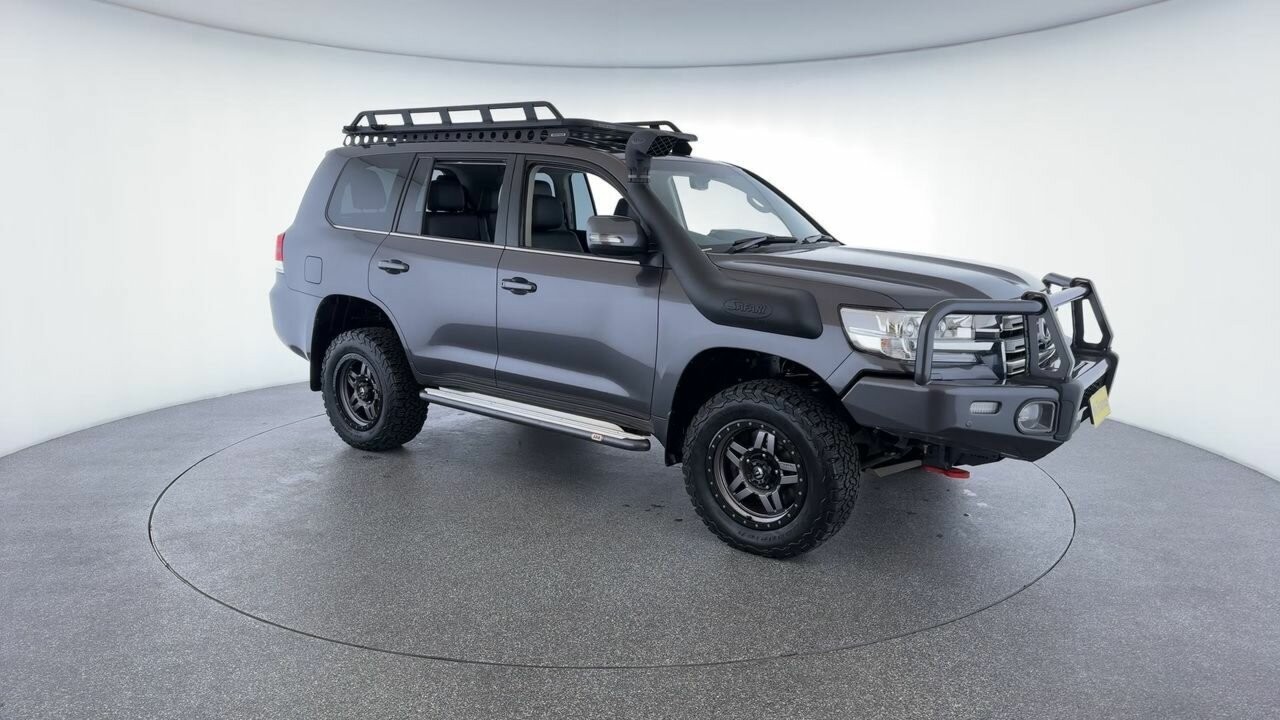 Toyota Landcruiser image 2