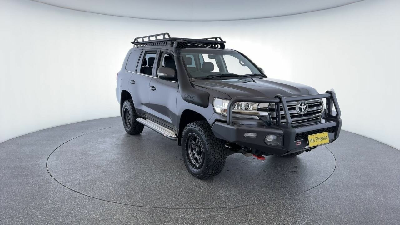 Toyota Landcruiser image 3